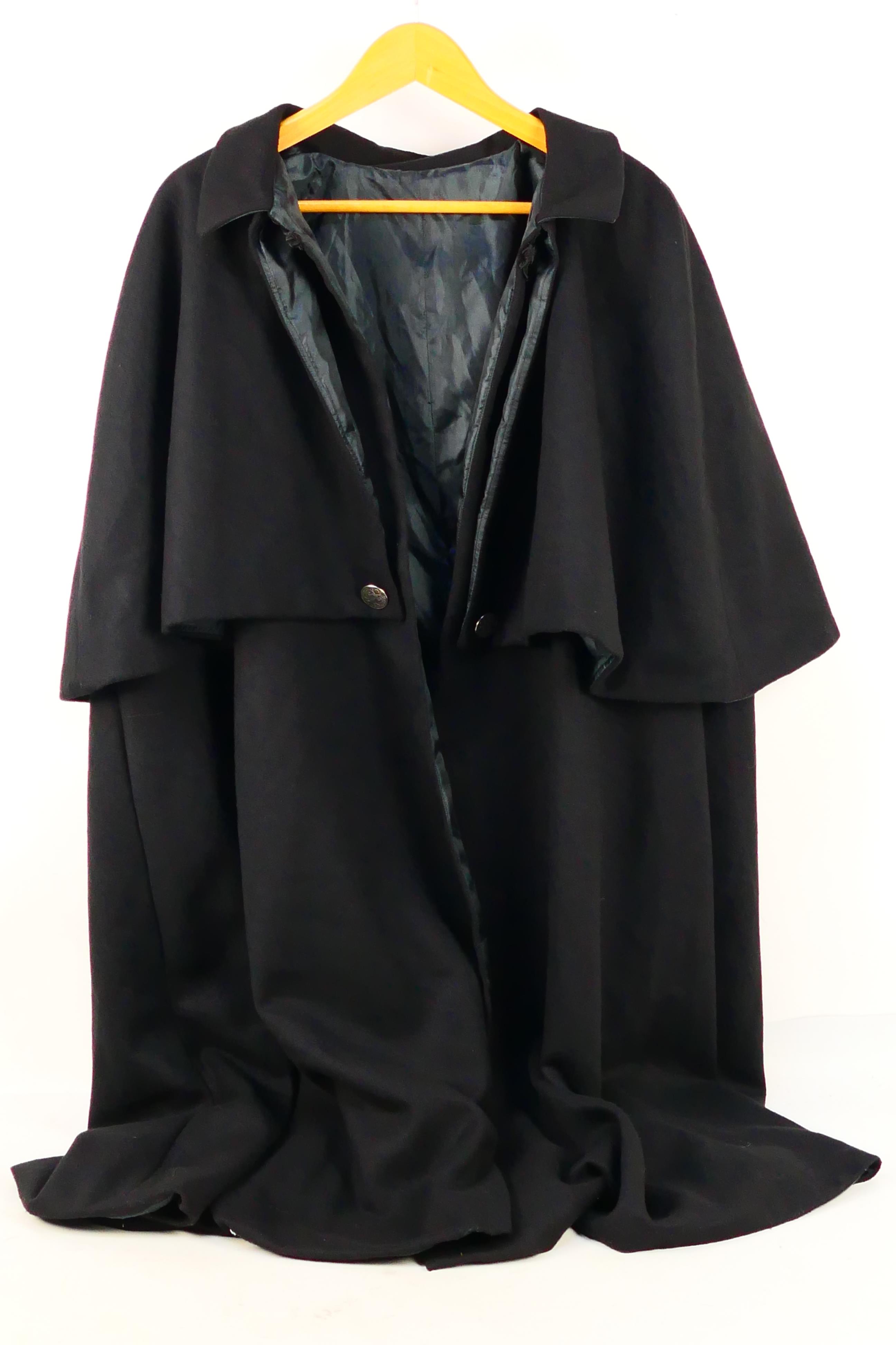 Theatrical Costume - An 18th century style highwayman / Dick Turpin costume comprising trousers, - Image 6 of 25