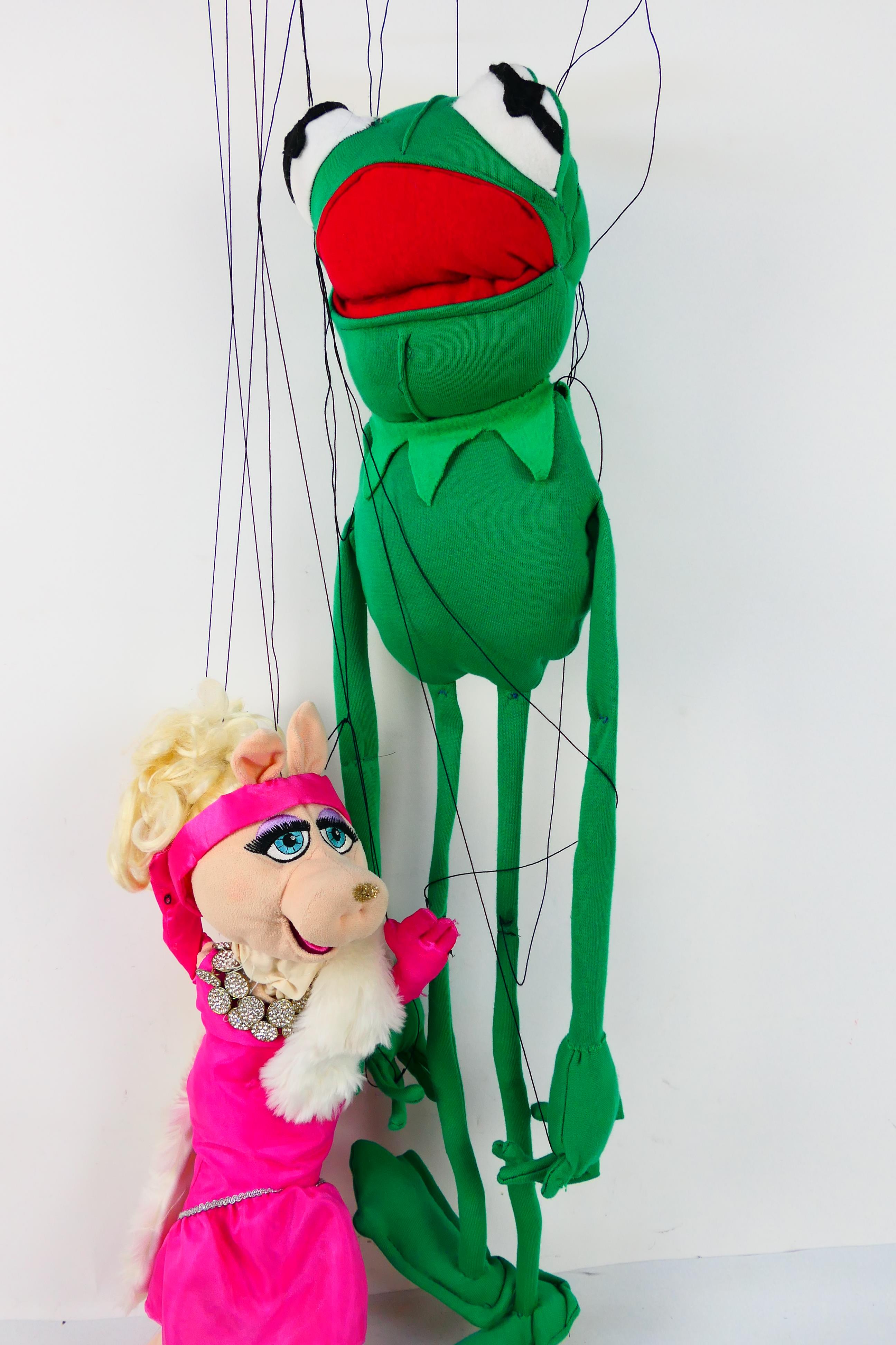 Marionettes - Kermit the Frog - Miss Piggy. - Image 4 of 7