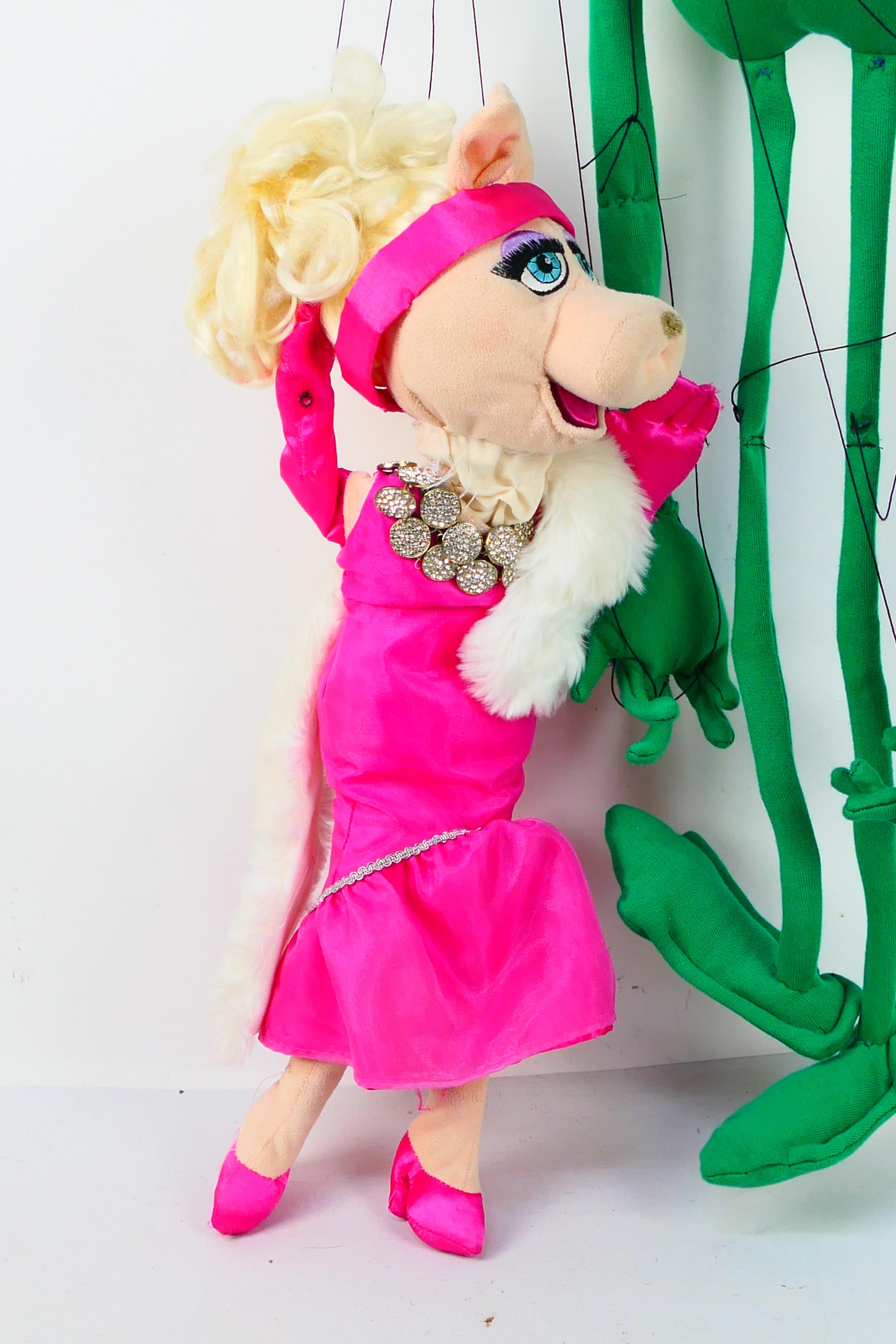 Marionettes - Kermit the Frog - Miss Piggy. - Image 2 of 7