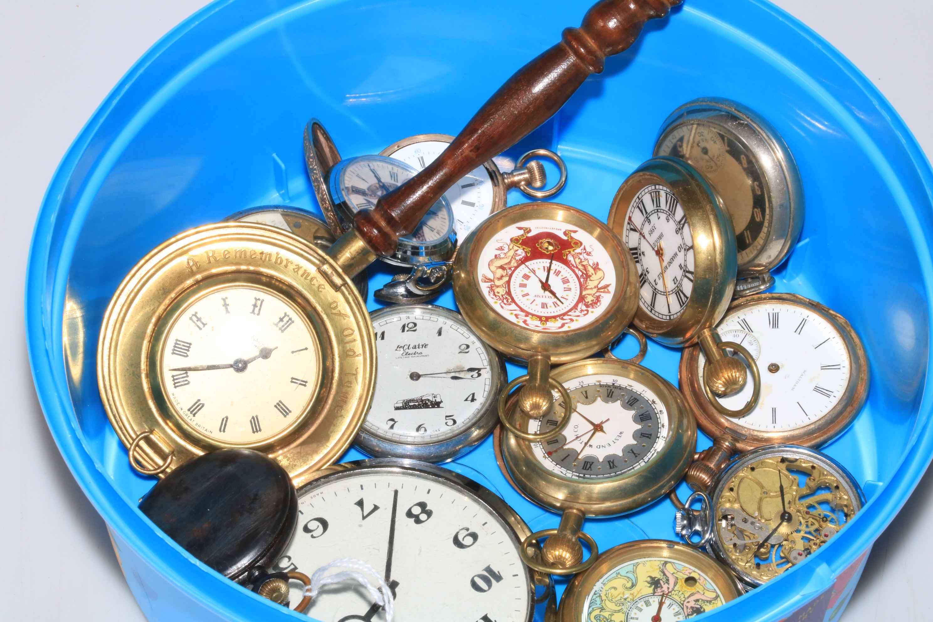 Box with 15 assorted watches.