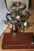 Collection of silver plate including Art Deco teapot, milk jug and sugar bowl, cased cutlery,