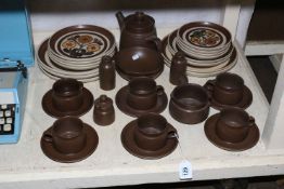 Denby Mayflower pottery, 34 pieces.