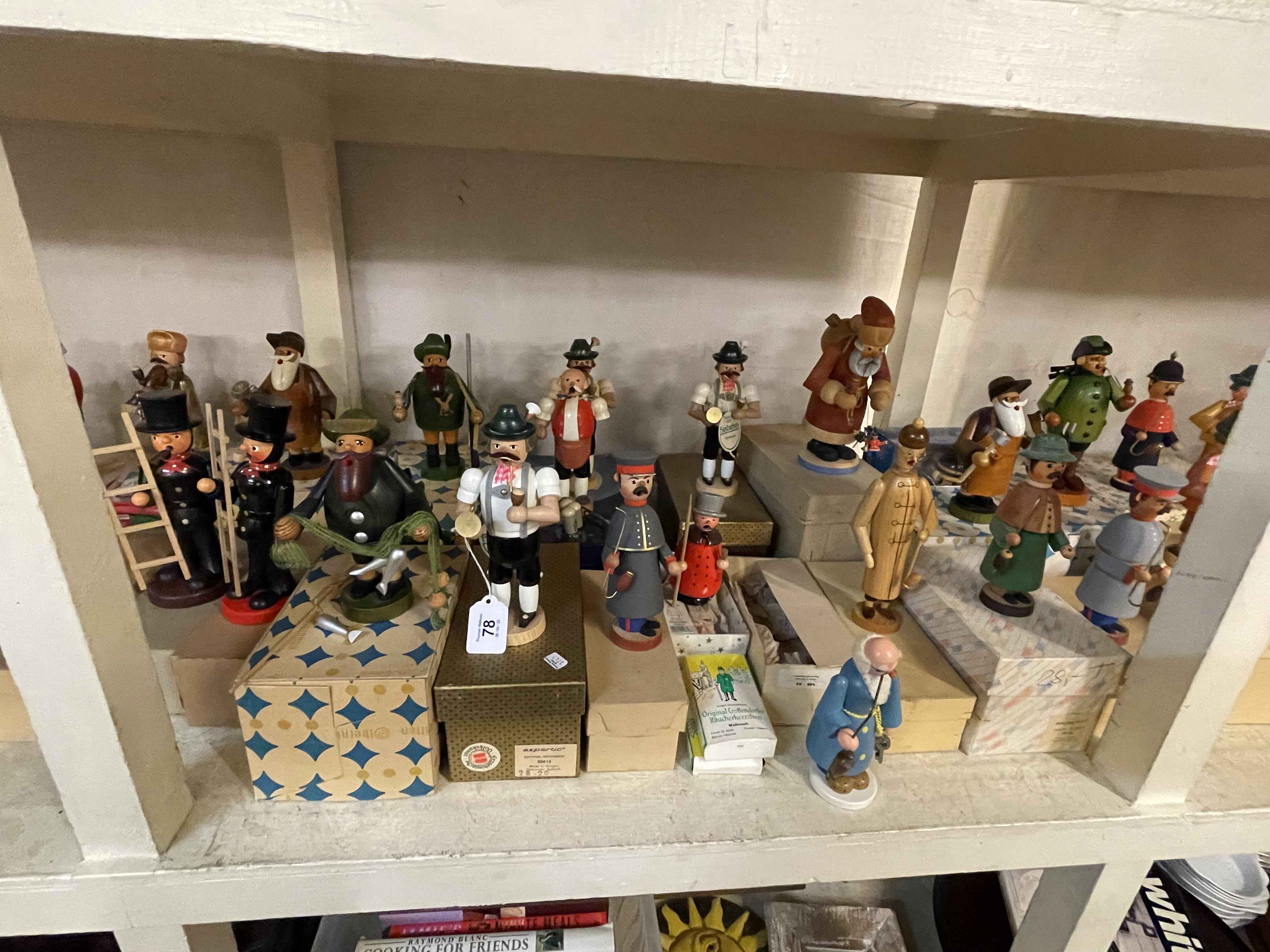 Good collection of vintage German novelty wooden figures by Erzebirge and others, - Image 2 of 3