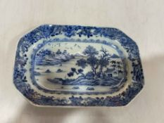 Antique Chinese Export blue and white dish, 25.5cm across.