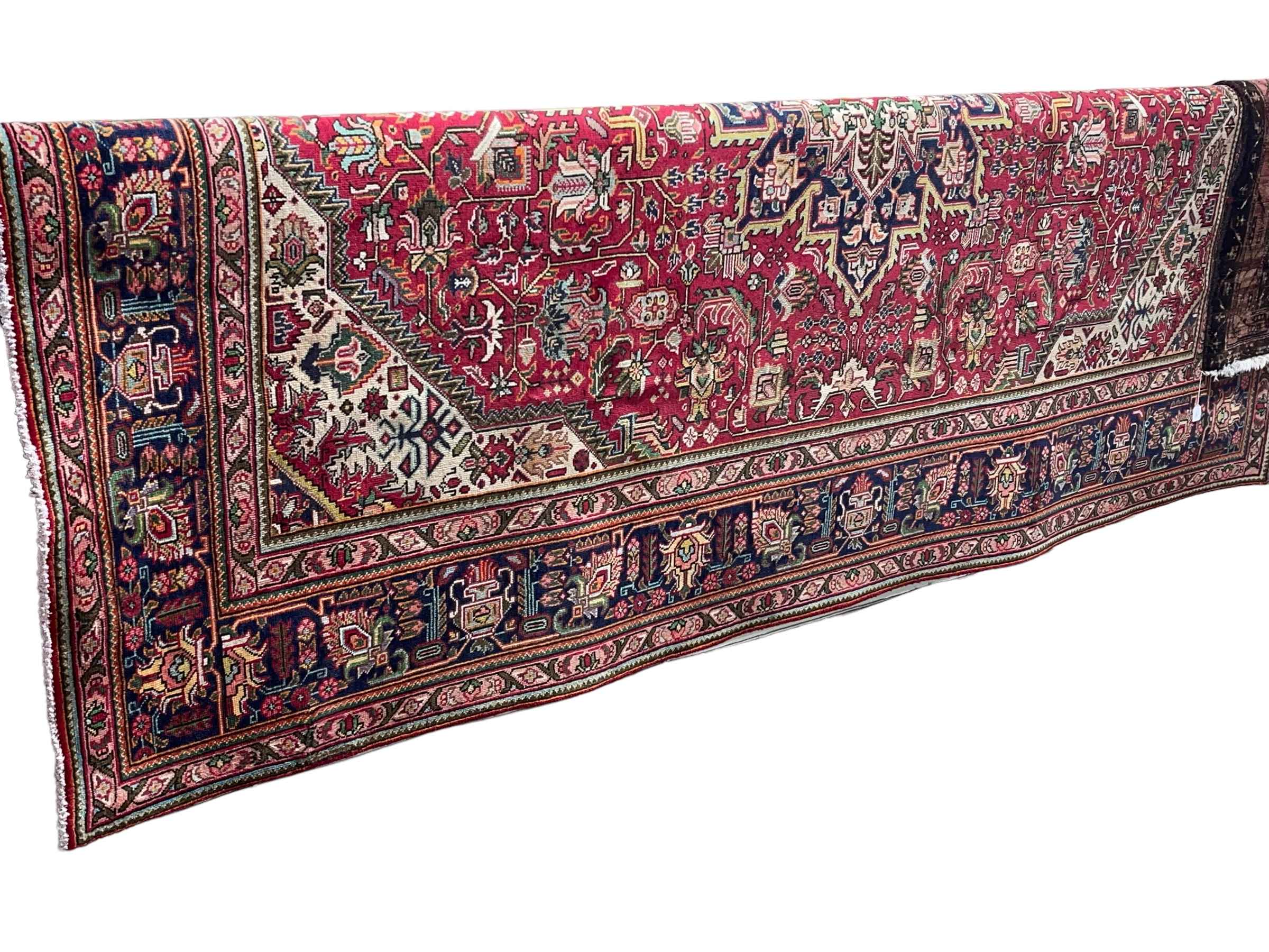 Fine 20th Century hand knotted Iranian Tabriz carpet 3.46 by 2.52.