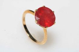 Madagascan ruby (approx 7 carat) 9 carat gold ring, size P.