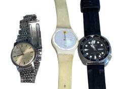 Gents Omega and Seiko wristwatches and Swatch watch (3).