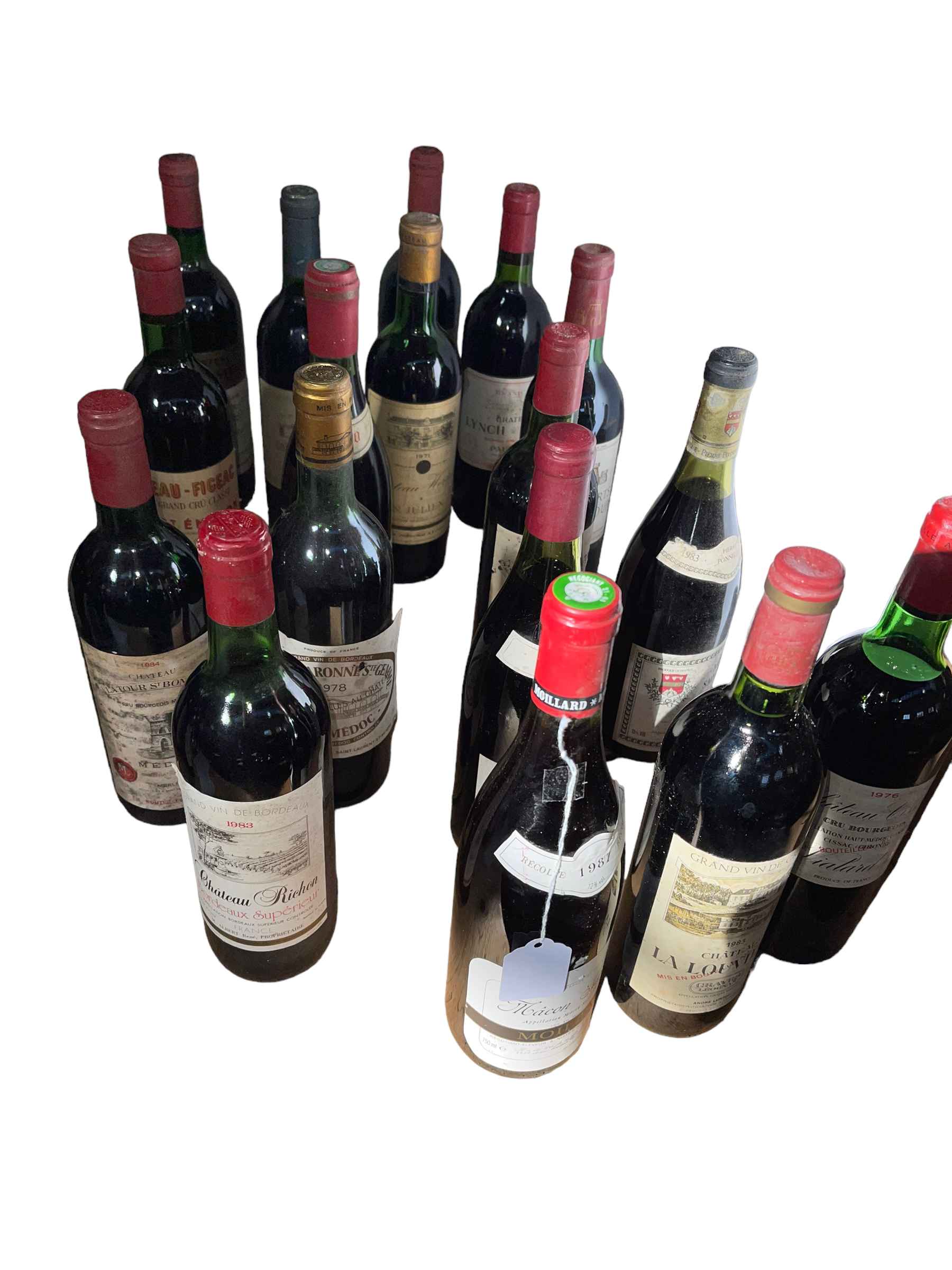 Seventeen bottles of red wine including Chateau Latour and Chateau Boyd-Contenas Grand Cru.