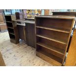 Early 20th Century oak bookcase/mantel shelf having two open bookcase ends joined by a shelf,