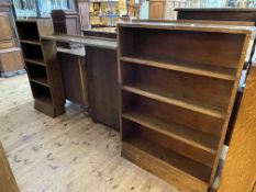 Early 20th Century oak bookcase/mantel shelf having two open bookcase ends joined by a shelf,