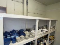 Large collection of tablewares including Denby Midnight, Hornsea Cornrose and Fleur,