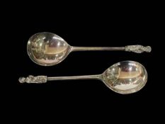 Cased pair of silver apostle serving spoons, Sheffield 1922.