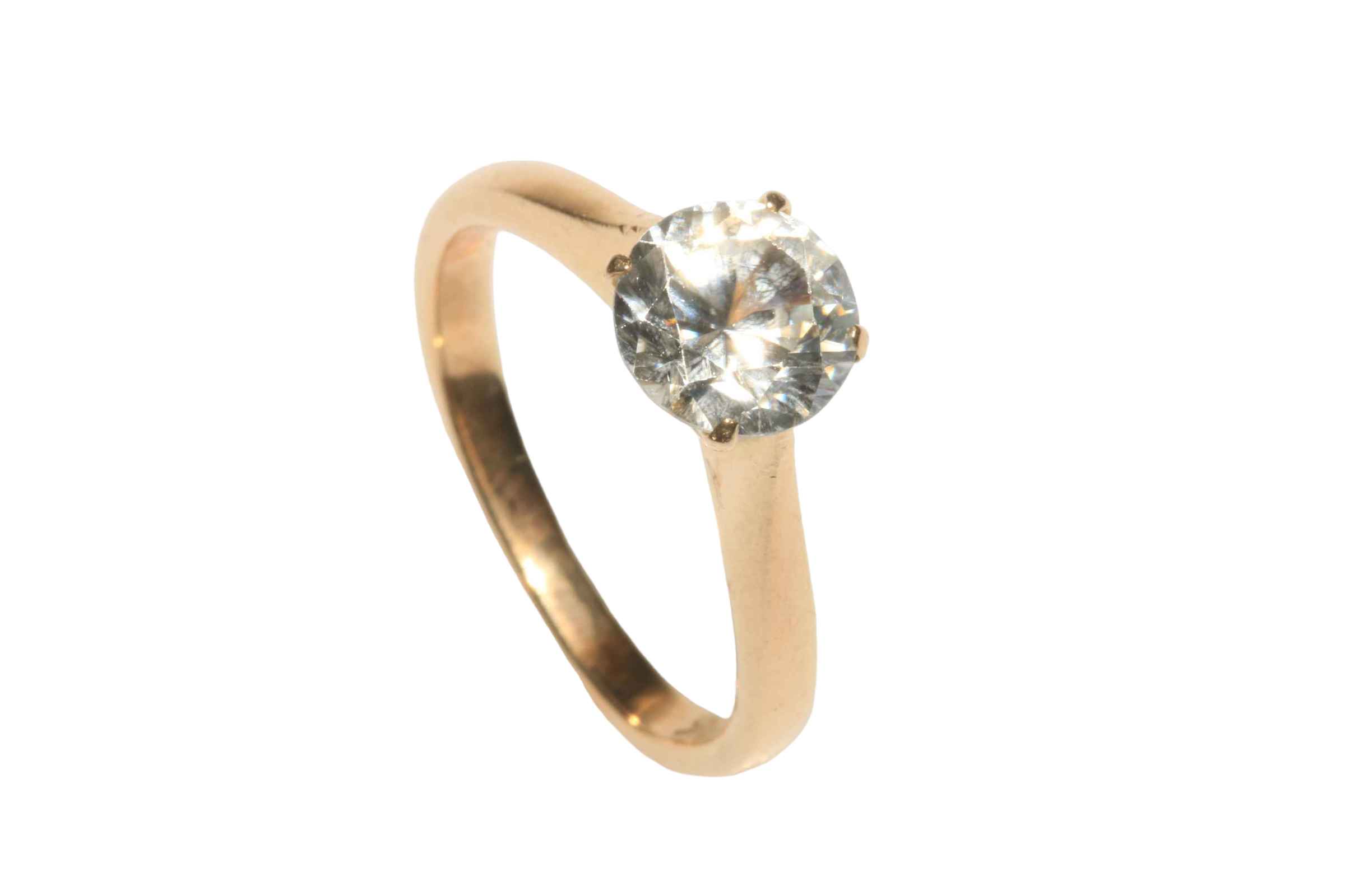 WITHDRAWN Diamond solitaire 18k gold ring, the approximate 1 carat diamond in V shape setting,