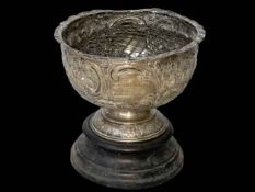 Silver embossed rose bowl with inscribed cartouche for Garesfield Galleries, 1906,