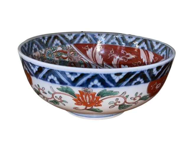 19th Century Imari bowl, 24.5cm diameter.