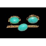 14kt gold and turquoise bar brooch, 5.75cm, and earrings (one incomplete).