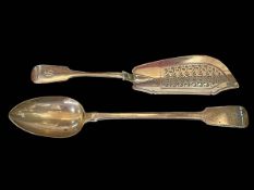 Wm IV silver basting spoon, Exeter 1833, and silver fish slice, London 1833.