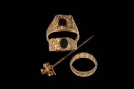 Two gents 9 carat gold rings, gold band ring and clover leaf stick pin (4).