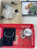 Assorted silver and other costume jewellery.
