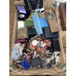 Box of costume jewellery.