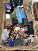 Box of costume jewellery.