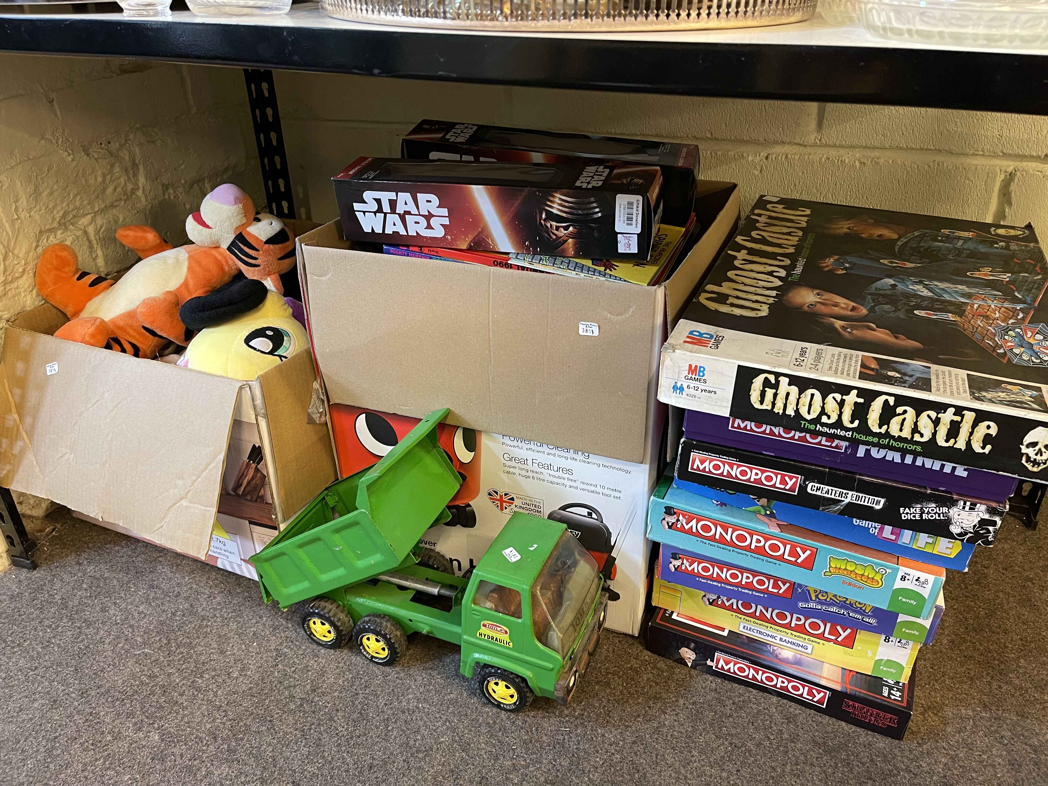 Collection of vintage board games, teddy bears, children's annuals, etc.