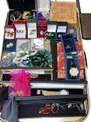 Tray of silver and costume jewellery.