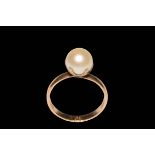 14 carat? gold claw set pearl ring, size O.