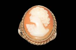 Oval cameo ring set in 9 carat gold, size O.