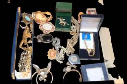 Collection of costume jewellery including 9 carat two colour gold bracelet and 14 carat gold