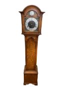 Oak grandmother clock with Westminster chime, 137cm.