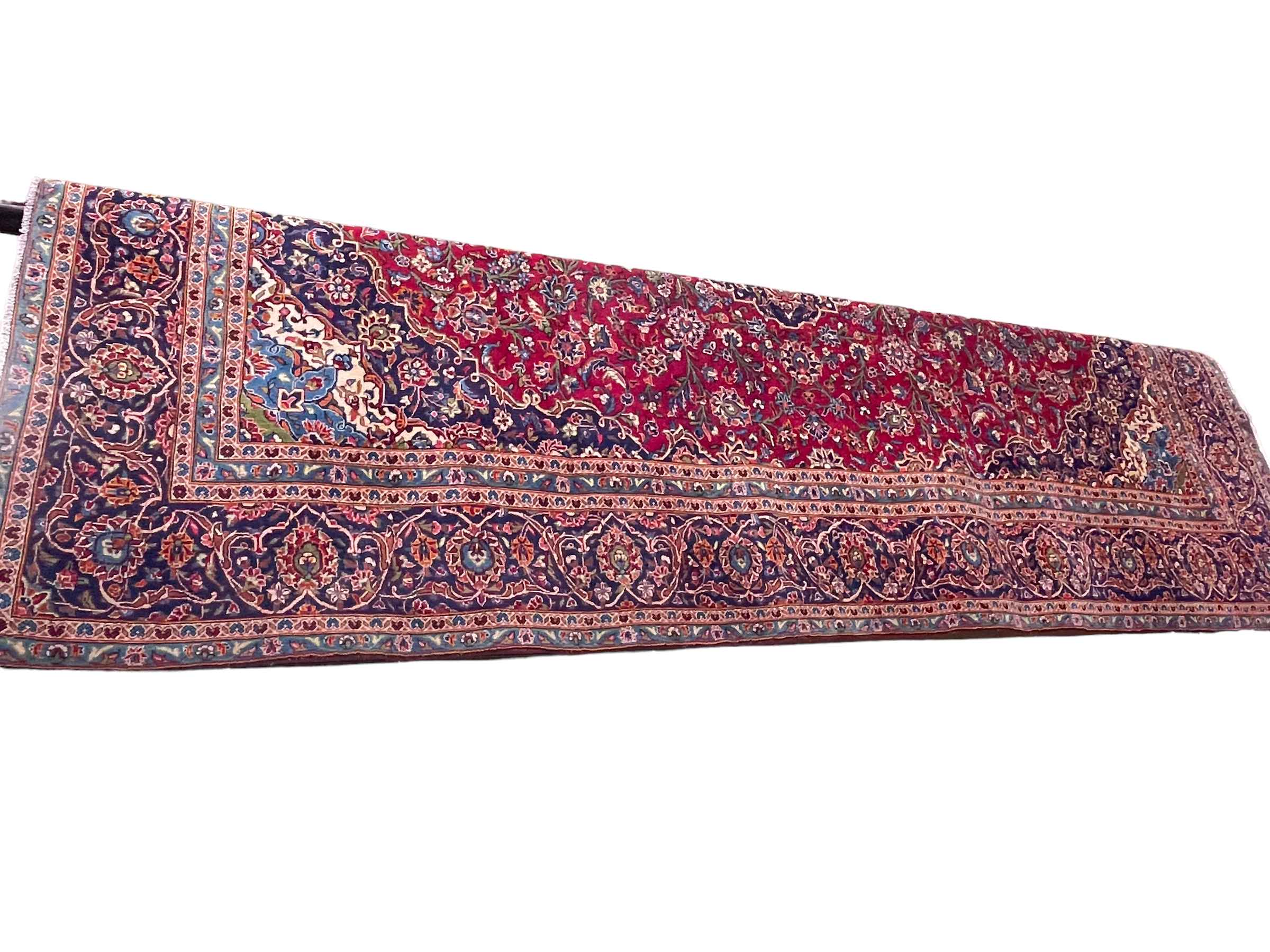Fine hand knotted Persian Keshan carpet, 4.09 by 2.94.
