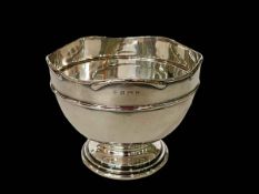 Silver pedestal bowl, Birmingham 1908, 13cm diameter.