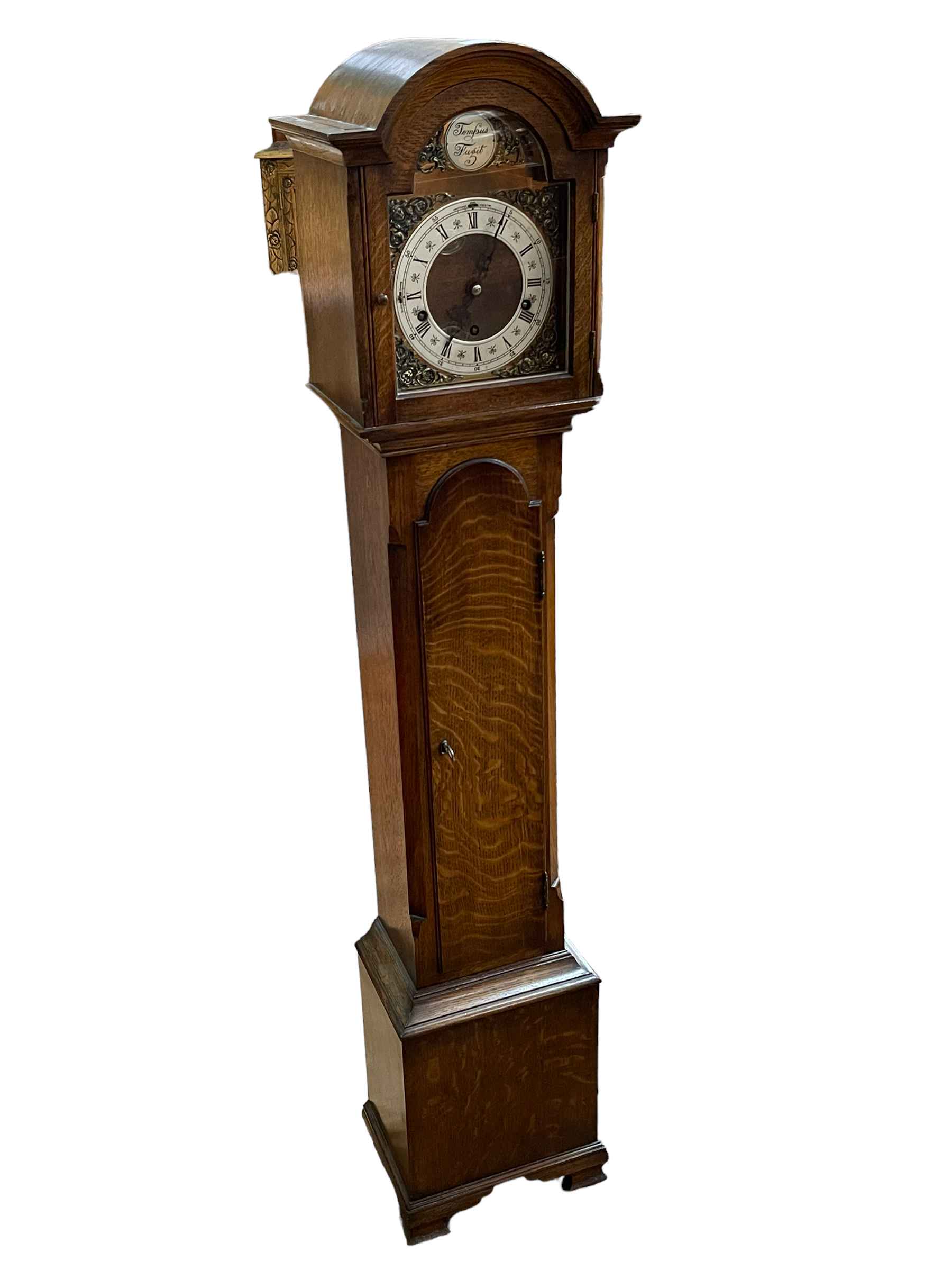 Oak grandmother clock with Westminster chime, 137cm.