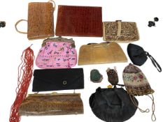 Good collection of vintage evening bags.