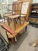 Early 20th Century oak extending dining table and leaf (lacking winding mechanism),