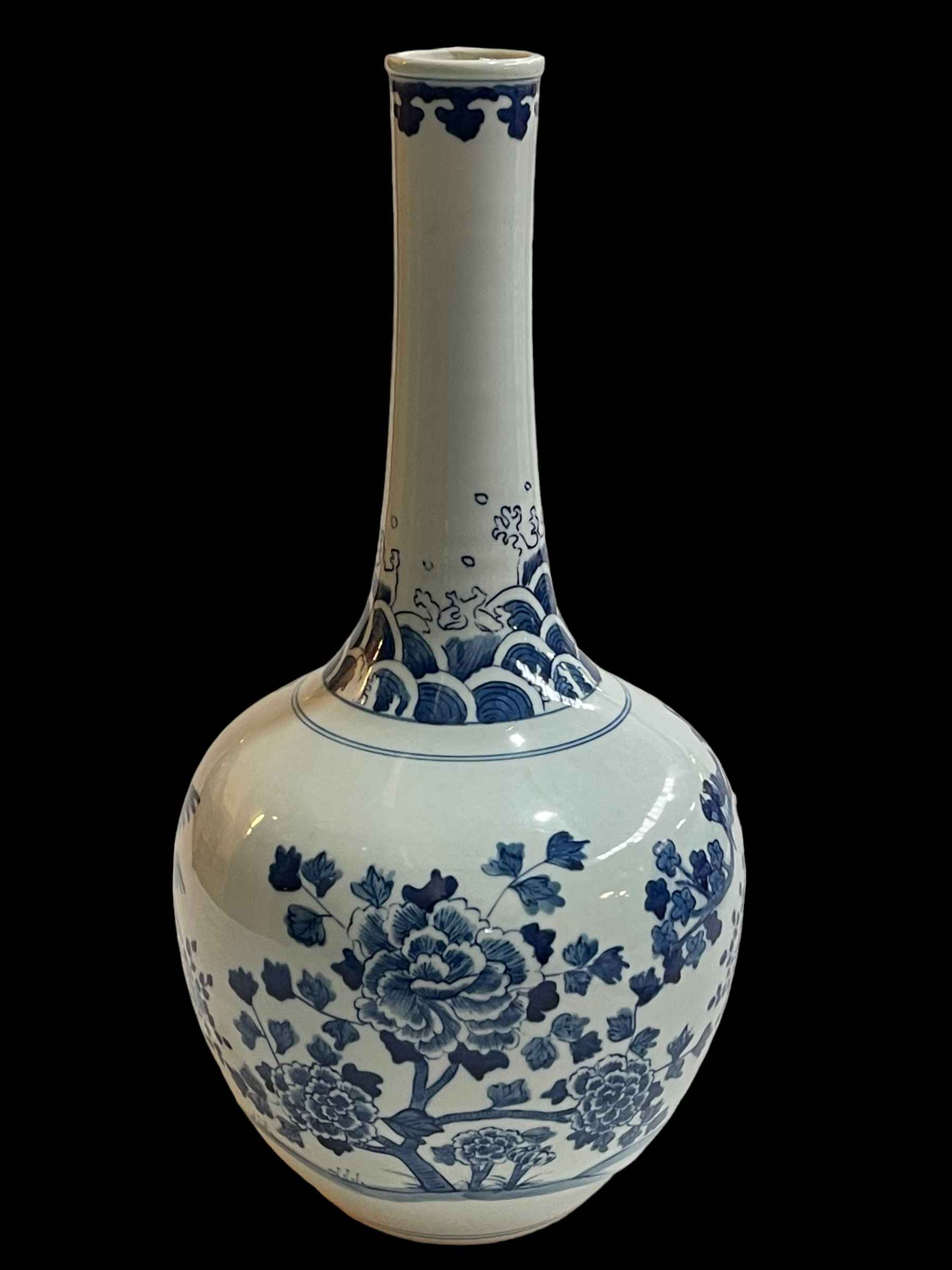 Large Chinese blue and white bottle vase decorated with birds and flora,
