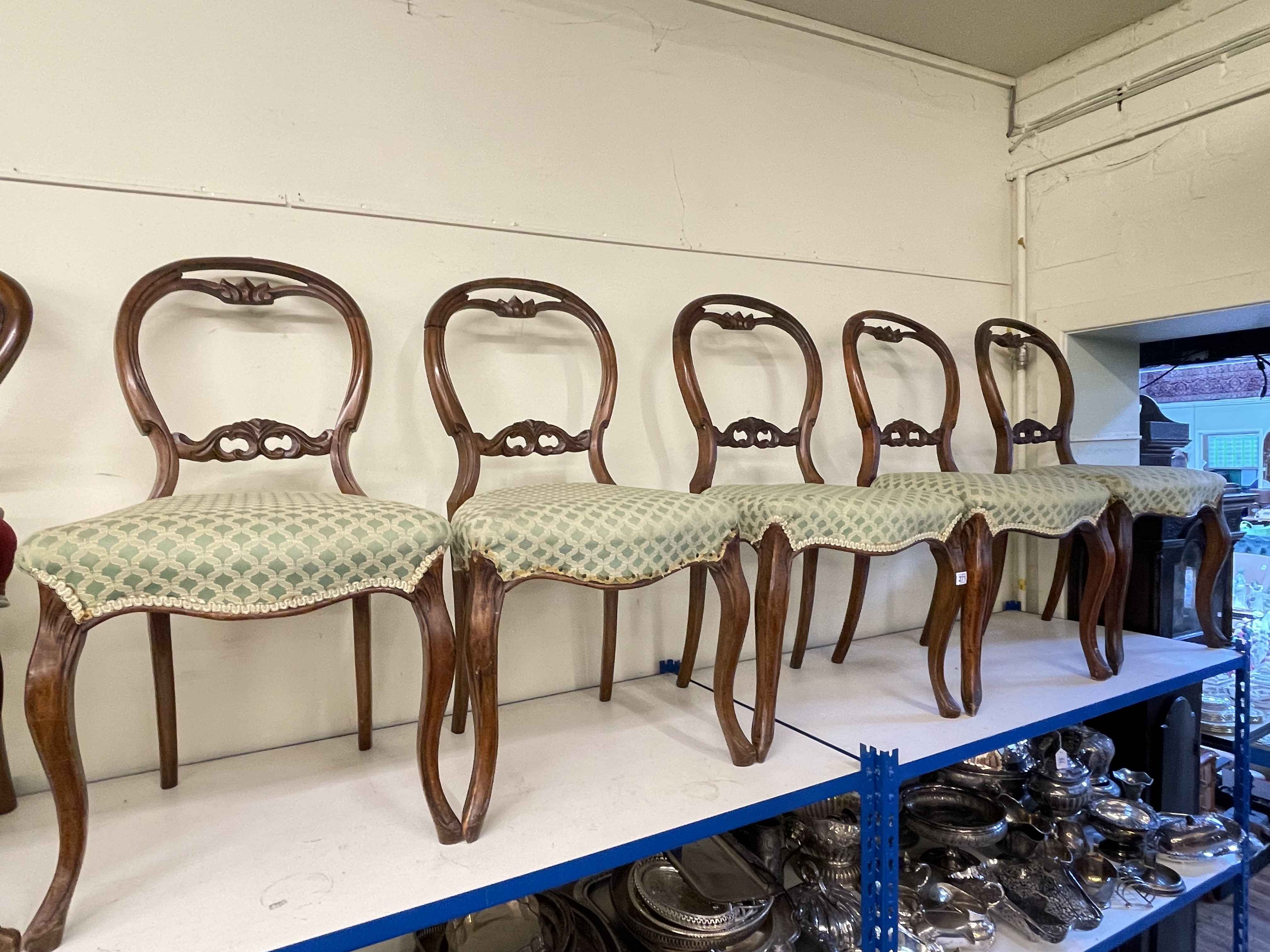 Nine Victorian balloon back parlour chairs (5x2x1x1). - Image 2 of 3