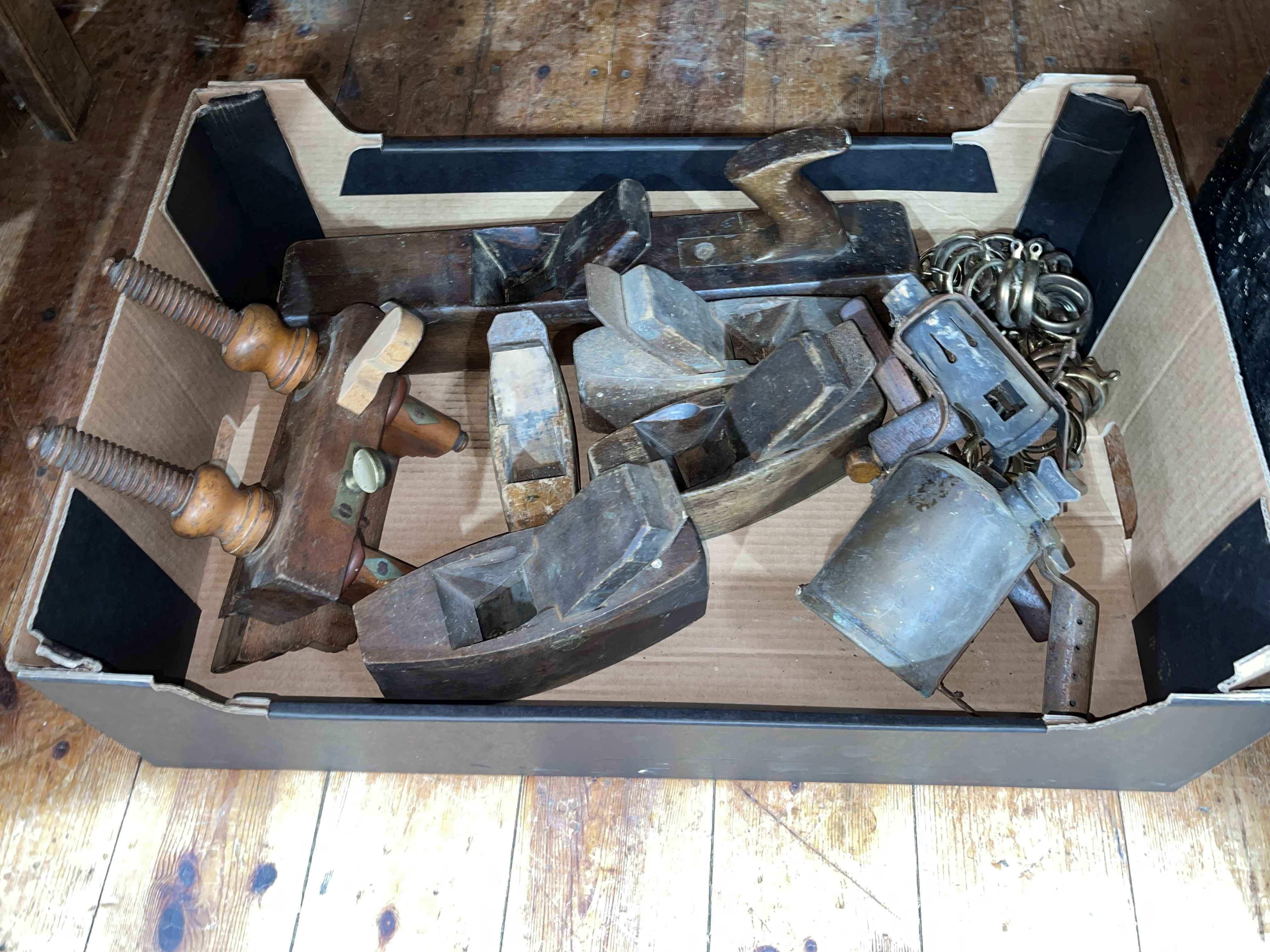 Collection of wood planes, vintage tools, tool box, etc. - Image 2 of 3
