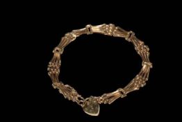 9 carat gold gate bracelet.