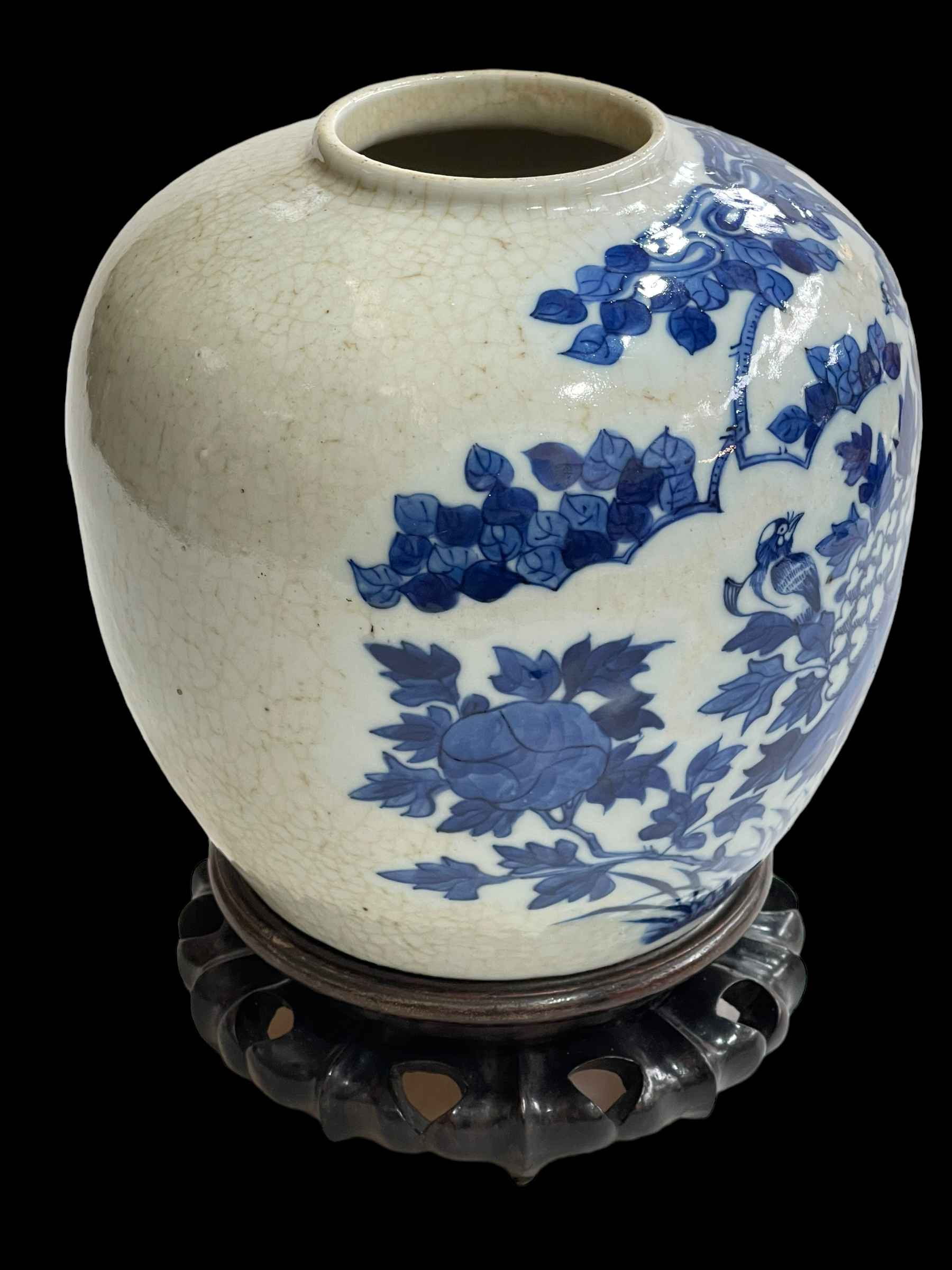 Large Chinese blue and white crackle glazed bulbous vase decorated with birds, - Image 4 of 5