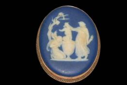 Wedgwood jasper 9 carat gold brooch, 4.5cm by 3.5cm.