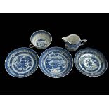 Five pieces of Chinese blue and white tableware.