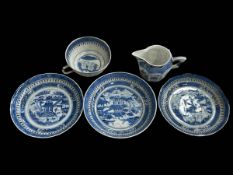 Five pieces of Chinese blue and white tableware.