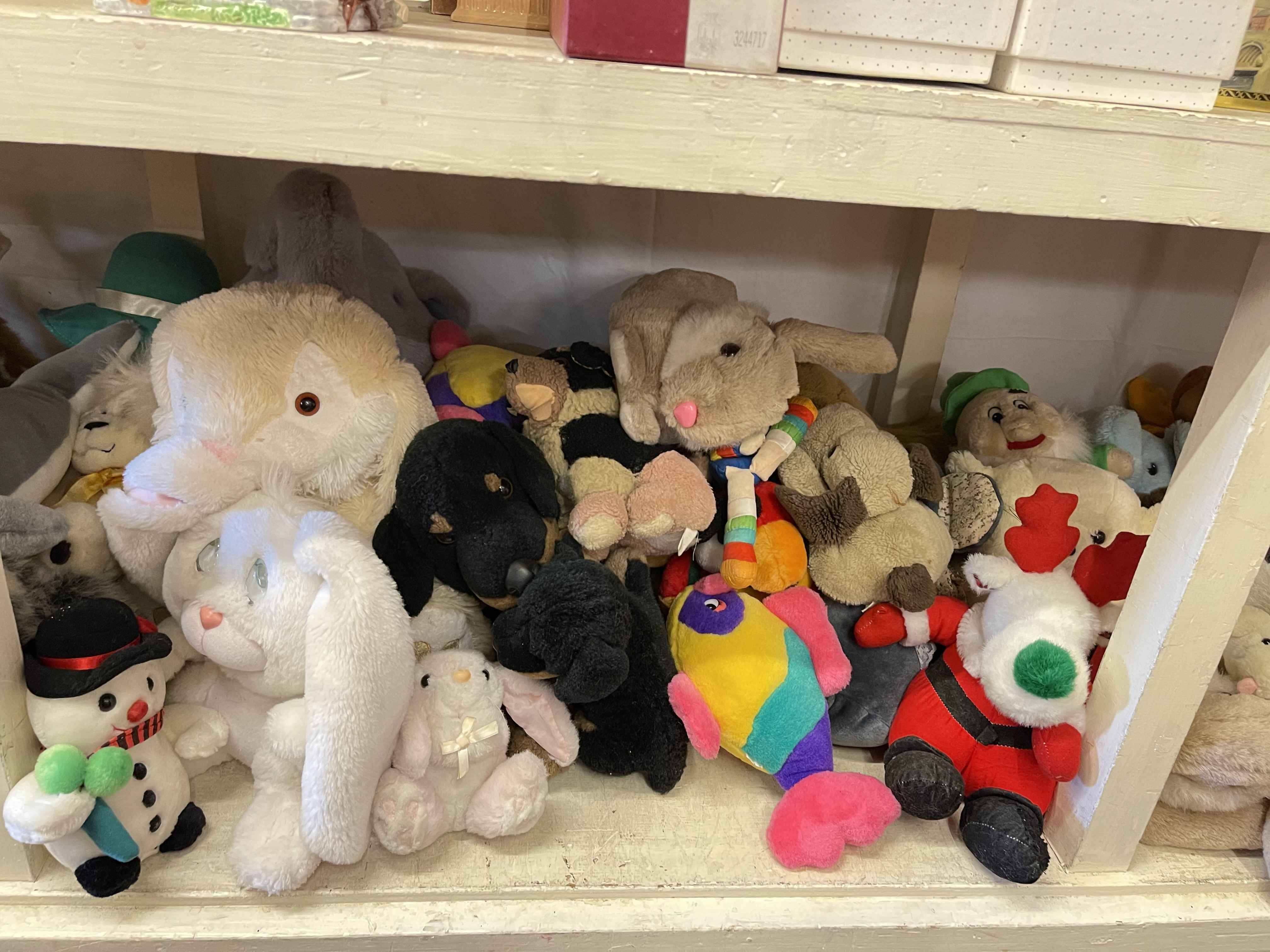 Large collection of soft toys including various novelty teddy bears, etc. - Image 3 of 4