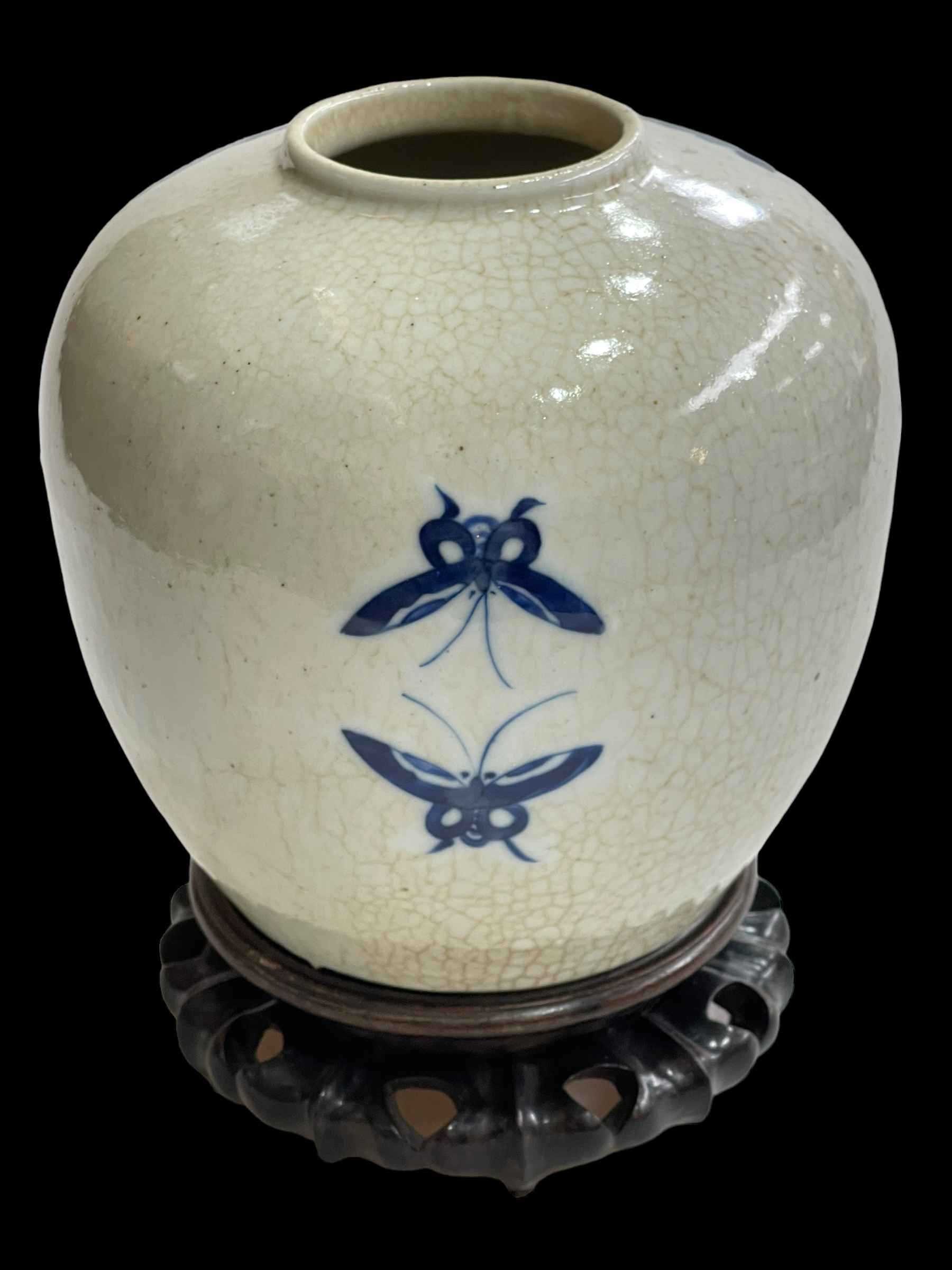 Large Chinese blue and white crackle glazed bulbous vase decorated with birds, - Image 3 of 5