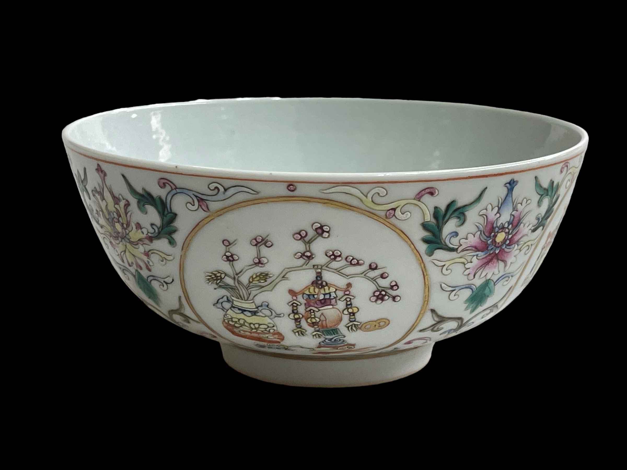Chinese famille rose bowl with panels of artifacts, seal mark, 14cm diameter. - Image 2 of 4