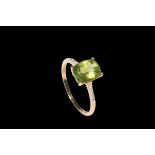 9 carat gold green stone ring, size O/P.