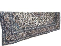 Hand knotted Persian Keshan carpet 3.46 by 2.57.