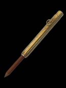 S Mordan & Co 9 carat gold pencil, 7.5cm.